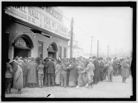 Shipload of Corn Growers from Ohio Leaving for Mount Vernon, Harris & Ewing, 1914, Library of Congress.