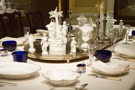 Presidential dining scenario on display in the Donald W. Reynolds Museum at Mount Vernon. Photograph by Robert Creamer.
