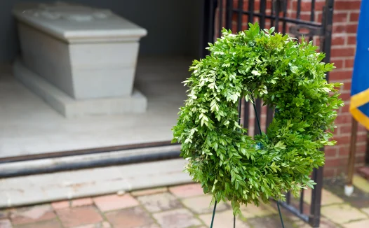 Wreath at the Washington Tomb